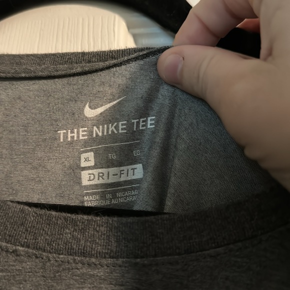 Nike long sleeve - Picture 2 of 4